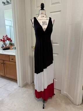 Sleeveless Colorblock Maxi Dress — Black, White & Red
